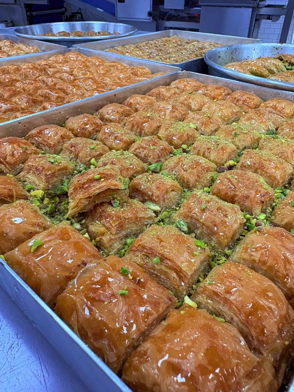 Rabia Almila : Oklavia Her Katinda Emek,  Her Lokmada Lezzet 